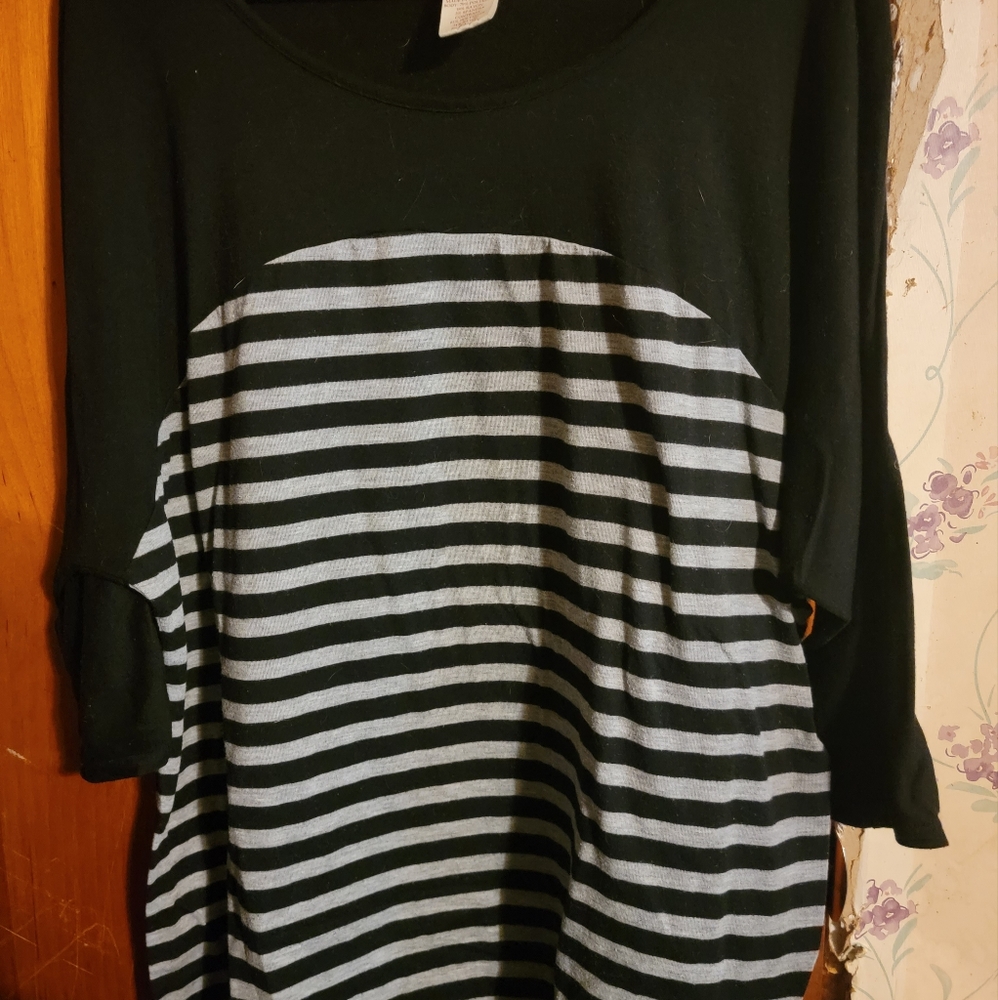 Faded Glory Black and Grey Striped 2xl 3/4 sleeve